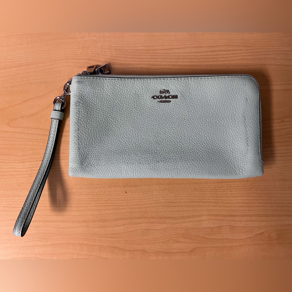 148: PreLoved Two Zippered Coach Light Green Leather Wristlet - Picture 2 of 14